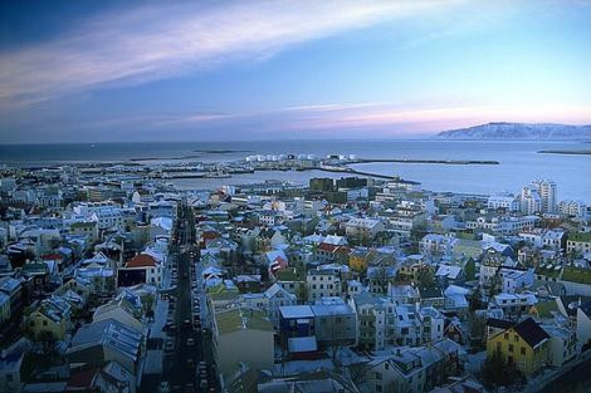 Island: Poslanicima plata od 9.000 evra