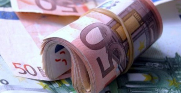 Privreda grca, novac se čuva