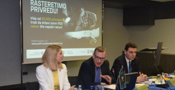 Da li je BiH digla ruke od privrede?!