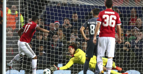 Миле уживао на Олд Трафорду!