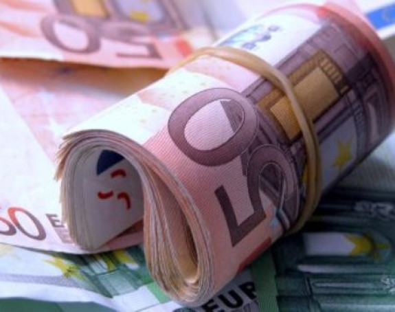 Privreda grca, novac se čuva