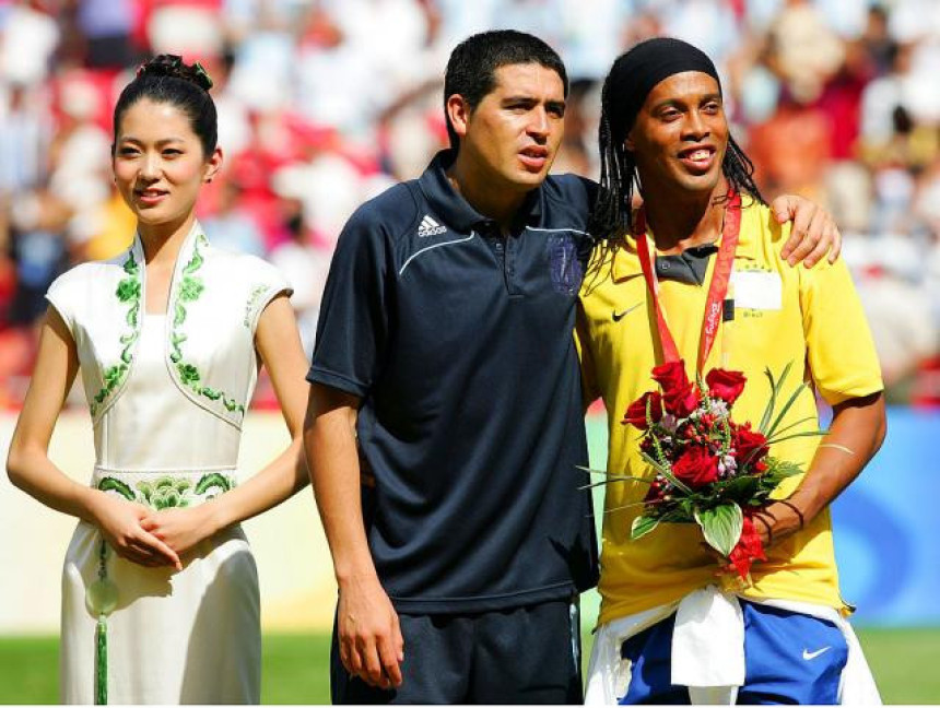 Ronaldinjo i Rikelme žele da igraju za Šapekoense!