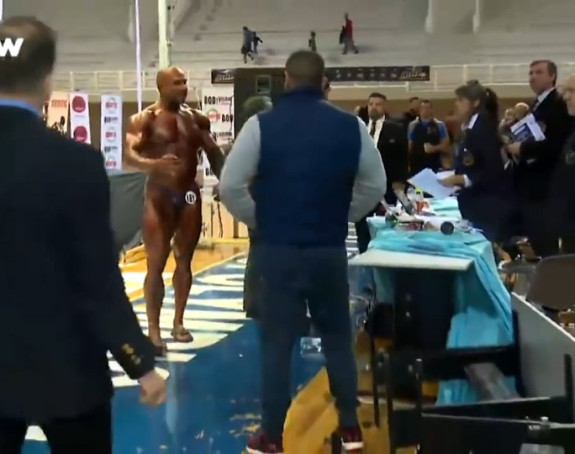 Видео: Бодибилдер изгубио на такмичењу, а његову реакцију ће судије ДУГО ПАМТИТИ!