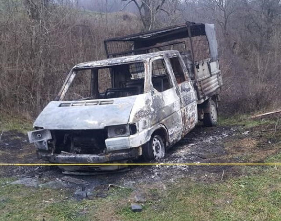 Повратник сам себи пријетио