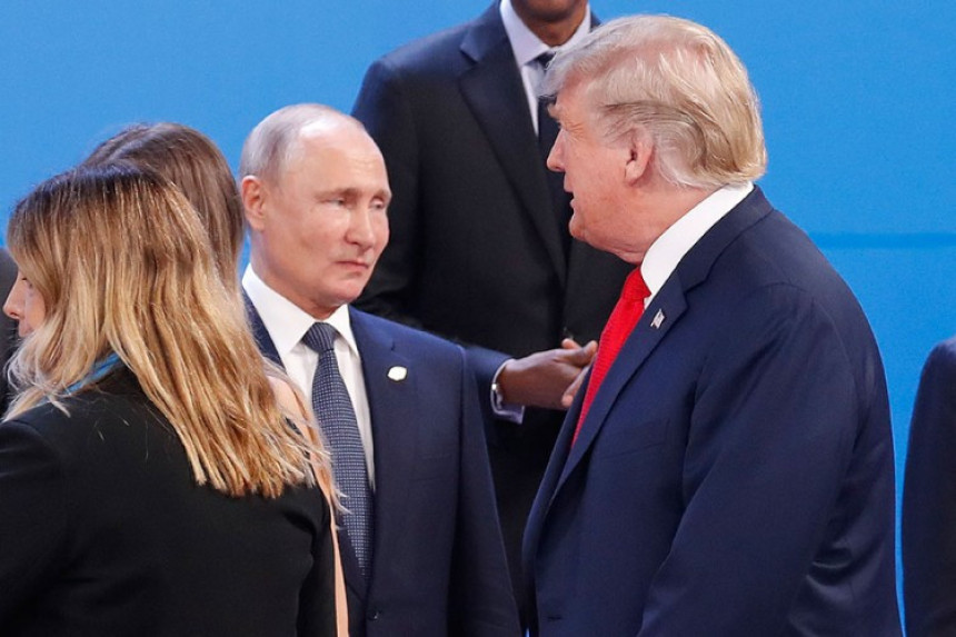 Sanders: Tramp i Putin razgovarali