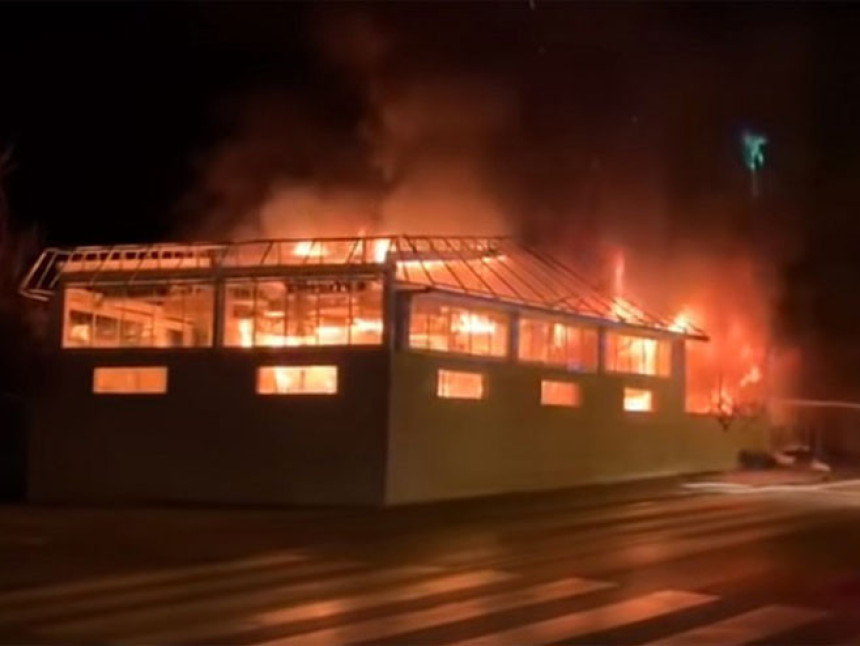 Пожар: Запалио се ресторан у Макарској