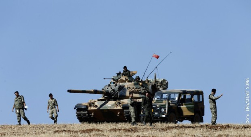 Турска распоредила тенкове на истоку