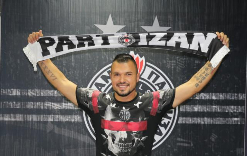 Partizan imao ponude za Božinova?!