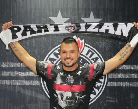 Partizan imao ponude za Božinova?!