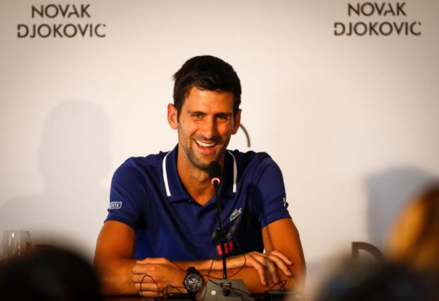 Novak na zanimljiv način čestitao novu 2018.