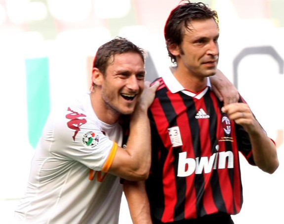 Прича: Ко воли фудбал, за њима ће жалити...