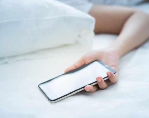 Мобилни телефон штети здрављу
