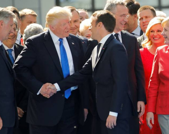 Званичници као ''обичан свијет''