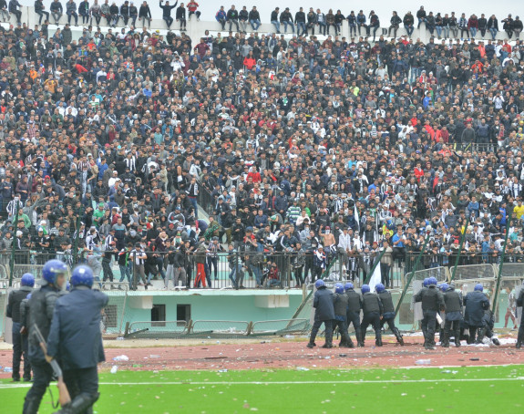 Video: Haos na stadionu u Alžiru!