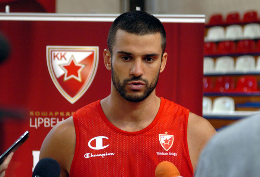 Branko Lazić, bek Zvezde, pred meč sa Efesom: Neka se nastavi čudesna serija...!