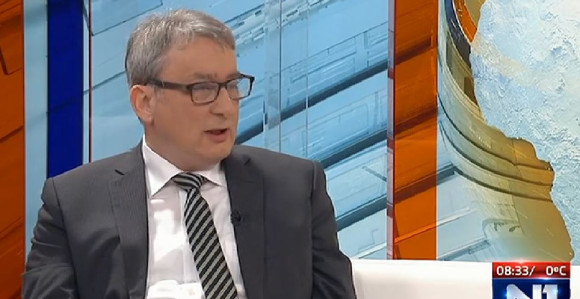 Bosić:Političari igraju neku vrstu kola