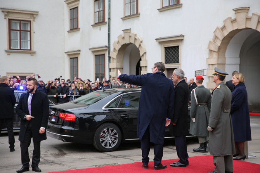 Holivudski doček za Vučića u Beču