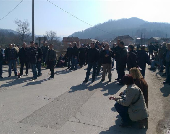 Građani prekinuli blokadu ulica