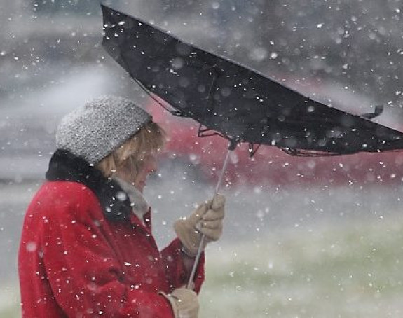 Oblačno vrijeme s vjetrom i kišom