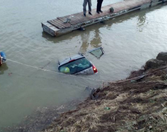 Automobil sletio u rijeku Savu