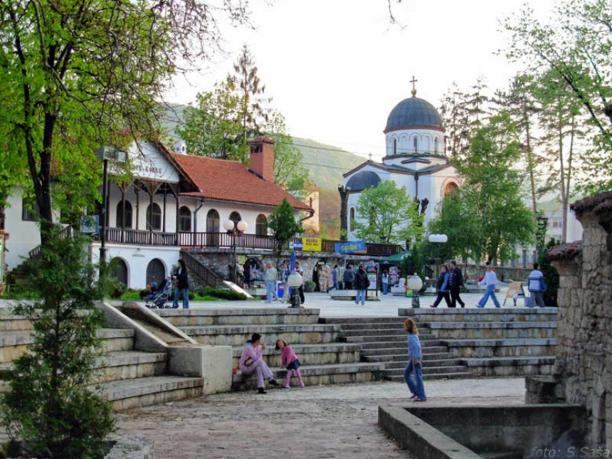 Majka ubila dijete, a zatim se objesila