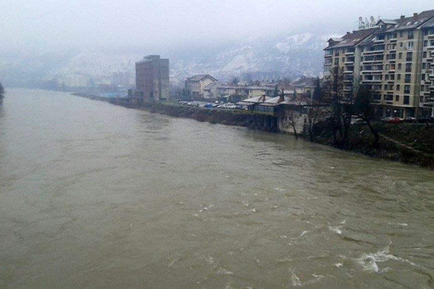 Bistrica se izlila, Drina kritična, Sava nabujala
