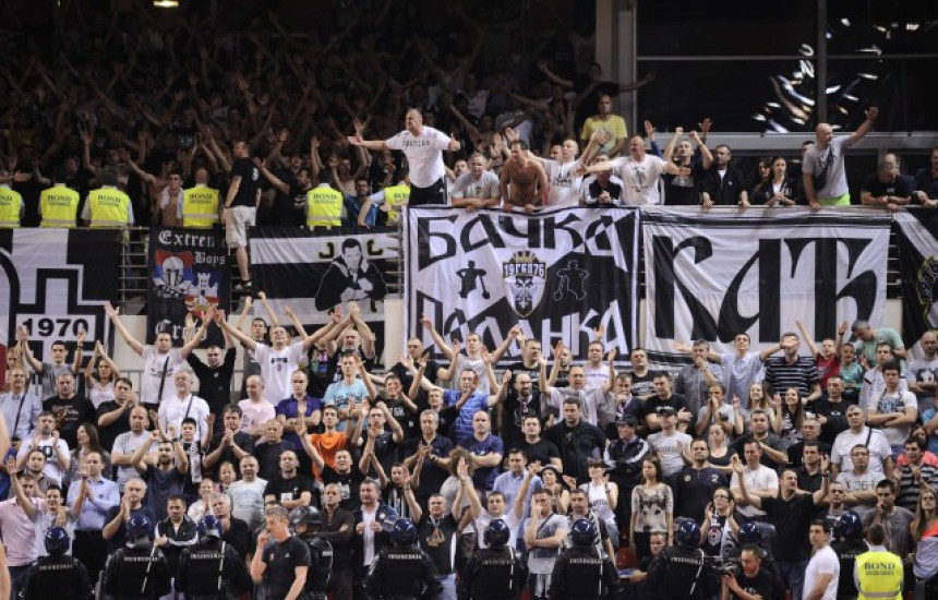 KK Partizan: Navijači, ne vrijeđajte premijera Vučića!