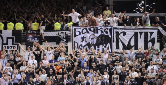 KK Partizan: Navijači, ne vrijeđajte premijera Vučića!