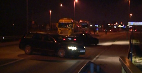 Обустављен саобраћај на путу Бијељина-Брчко