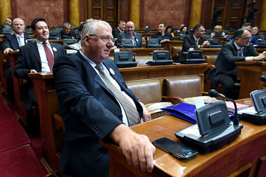 Radikali u kampanju ometanjem Mogerini