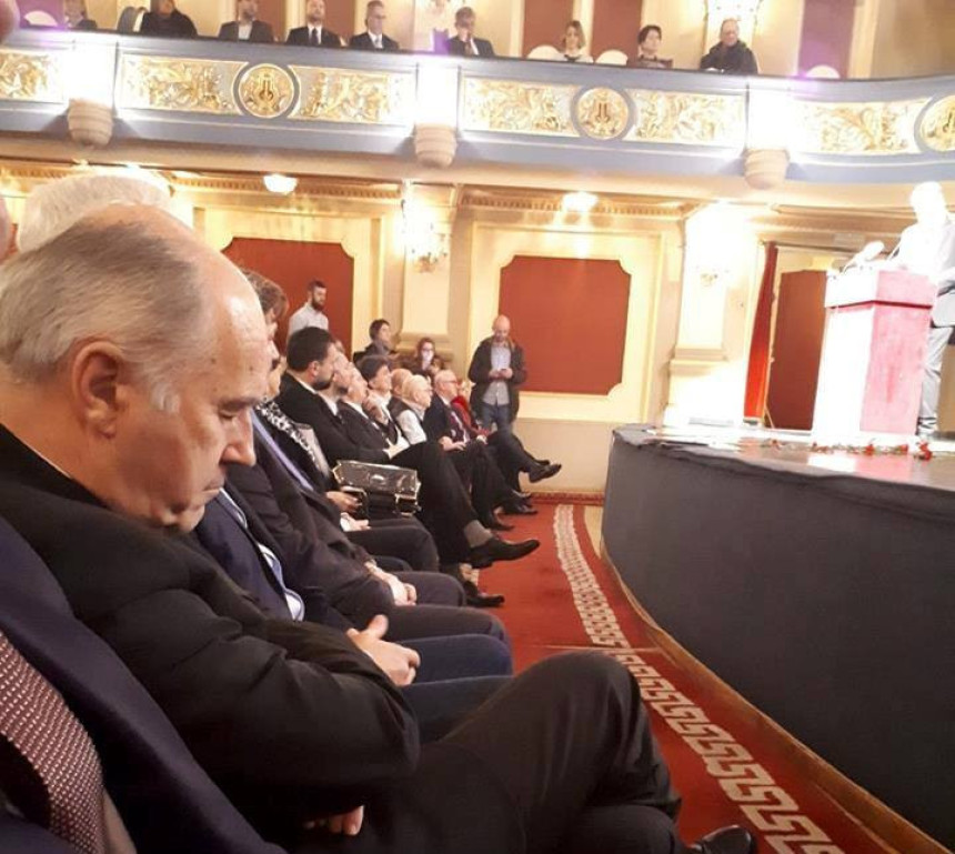 Valentin Incko prespavao govor