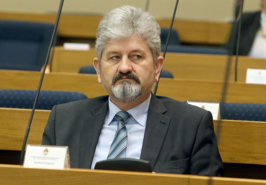 Бундало није више секретар ПДП