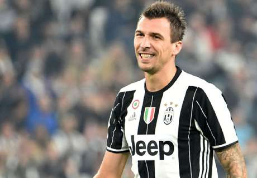 Evra zove Mandžukića, Marselj nudi ono što Juventus ne može!