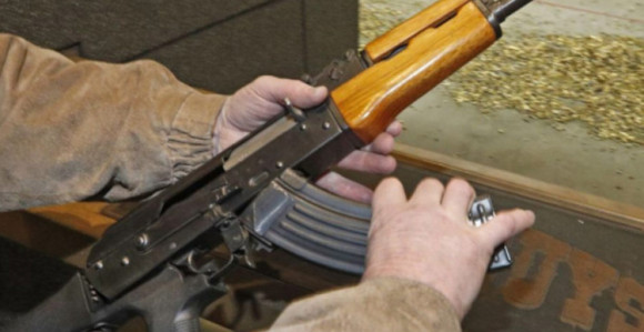 Samoubistvo iz automatske puške