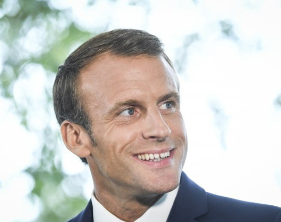 Dvije bombe za Emanuela Makrona?