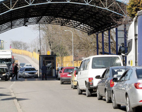 Strpljenje: Gužve na granicama BiH