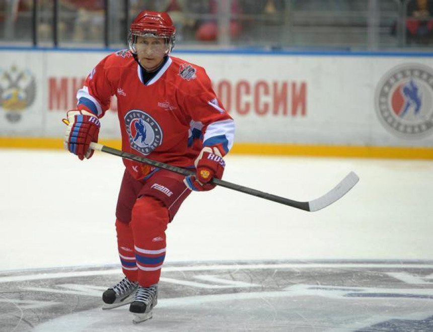 Путин играо хокеј са Килијем у Сочију