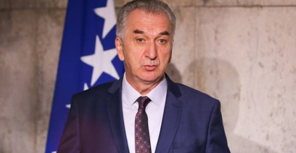 ''Nevažno je ko će staviti potpis...''