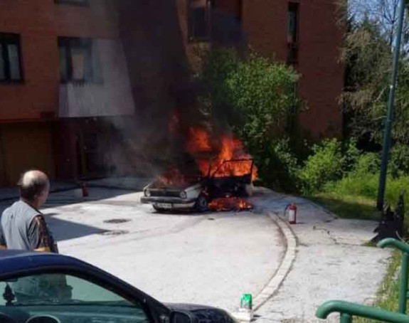 SA: “Golf” se zapalio u vožnji