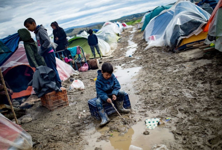 Grci pare od pomoći troše na migrante