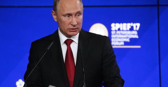 Ušao, svi ustali, a on: "Voljno"