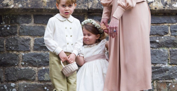 Zašto princeza Šarlot ne smije da sjedi za istim stolom sa ostalima?