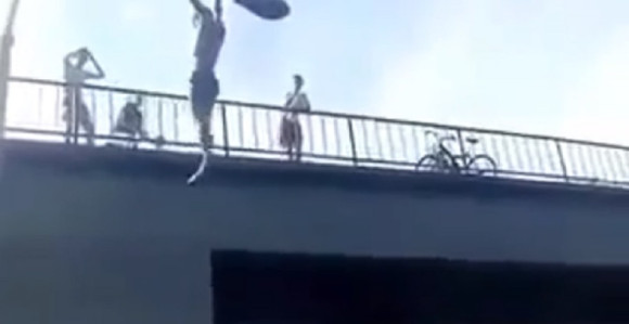 Dječak pao s bandere na beton