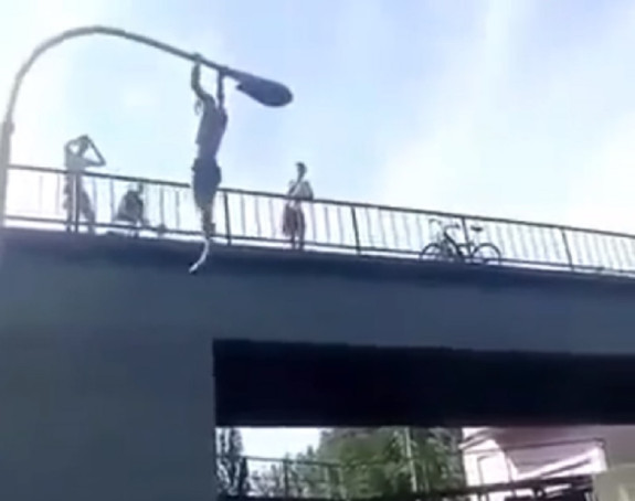 Dječak pao s bandere na beton