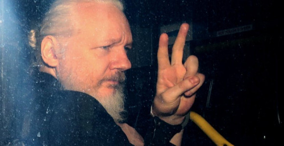 Асанж изложен психичкој тортури