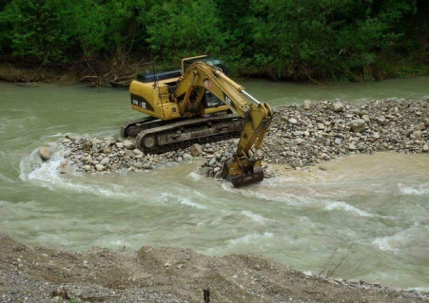 Ugar je uništena rijeka a ne netaknuta priroda