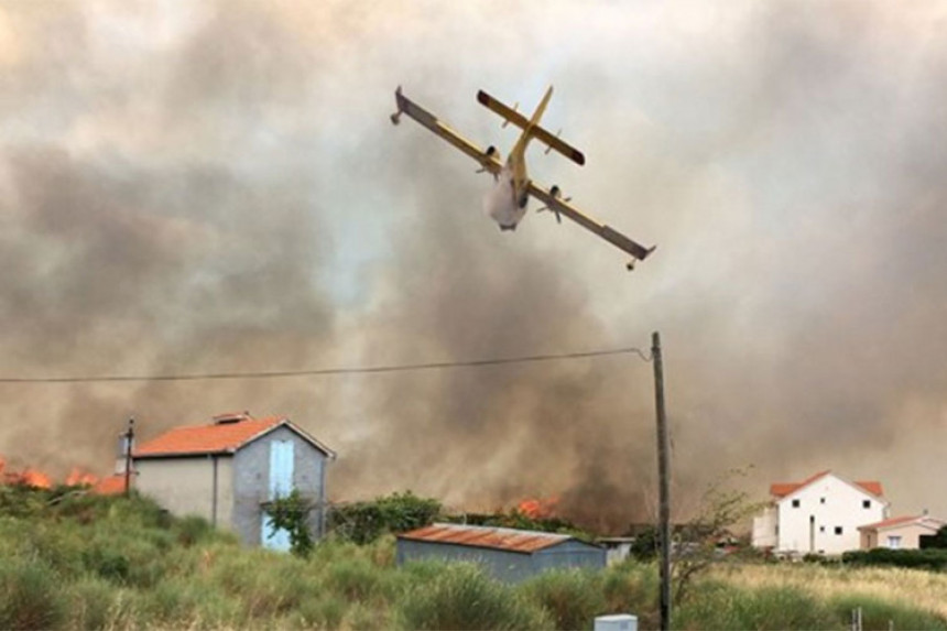 Izbio veliki požar kod Trogira