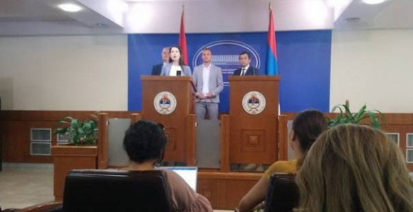 Hiljadu razloga ima za proteste