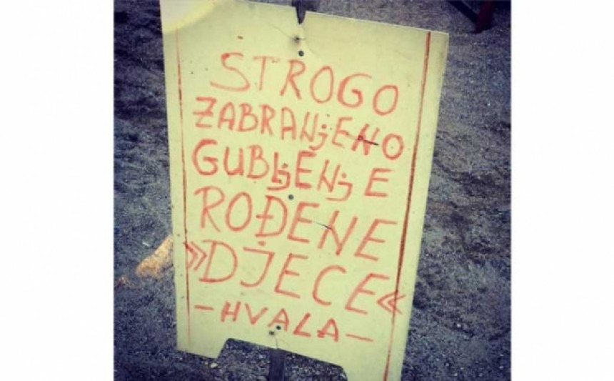 Neobično upozorenje stoji na plaži Jaz