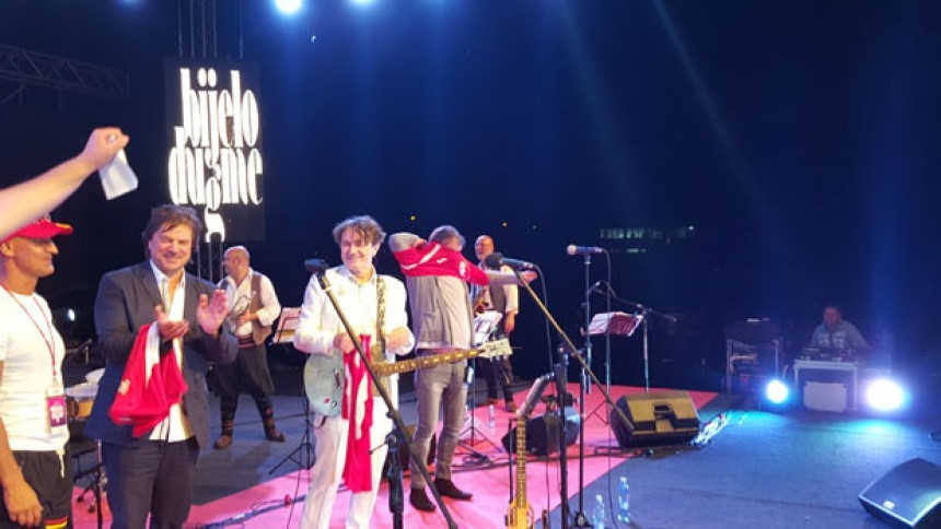 "Bijelo dugme" sviralo pred 15.000 ljudi